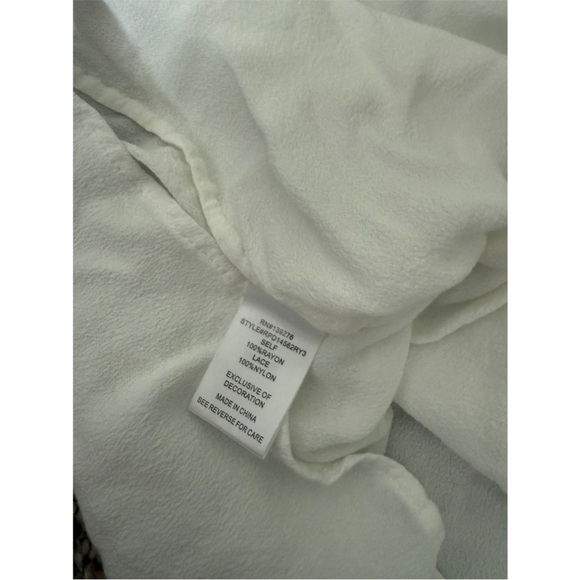 Daniel Rainn white lace trim cap sleeve blouse | NWOT | S - Picture 9 of 9